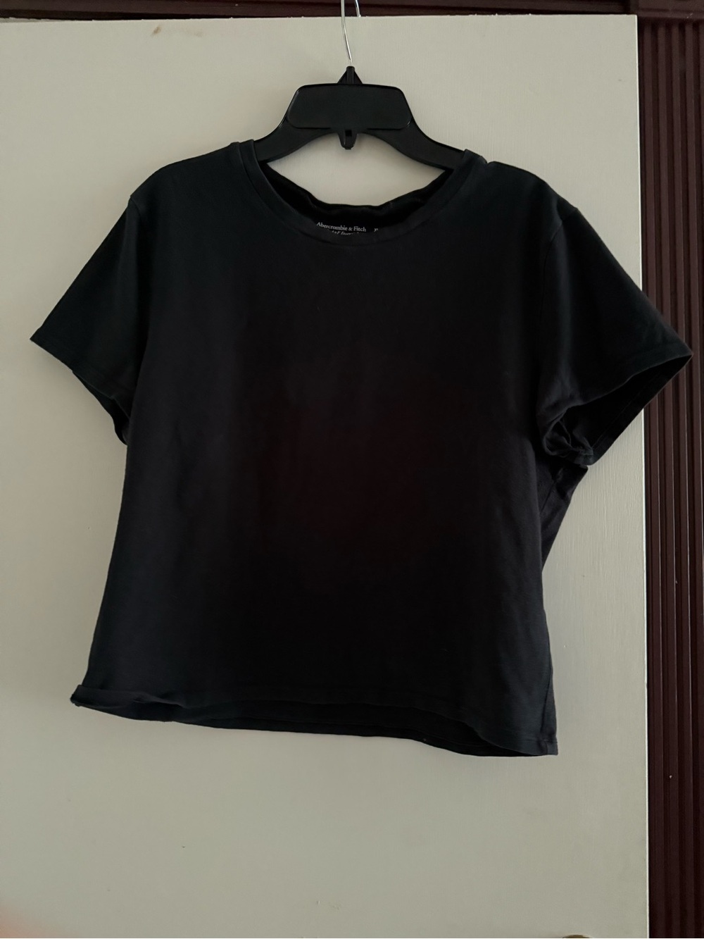 Abercrombie & Fitch Black Cropped Crewneck Tee